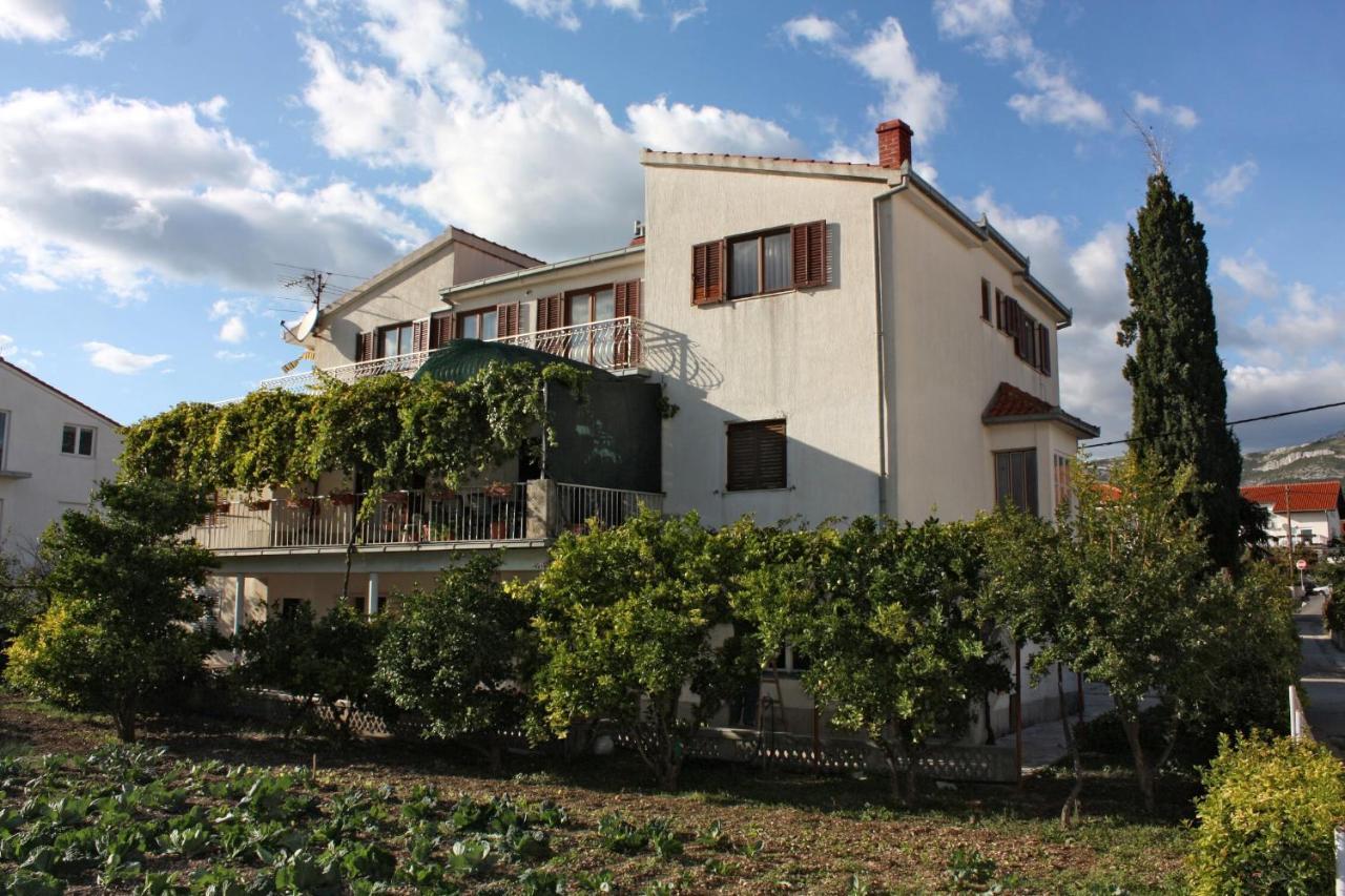 Apartments With A Parking Space Kastel Stafilic, Kastela - 5219 Esterno foto