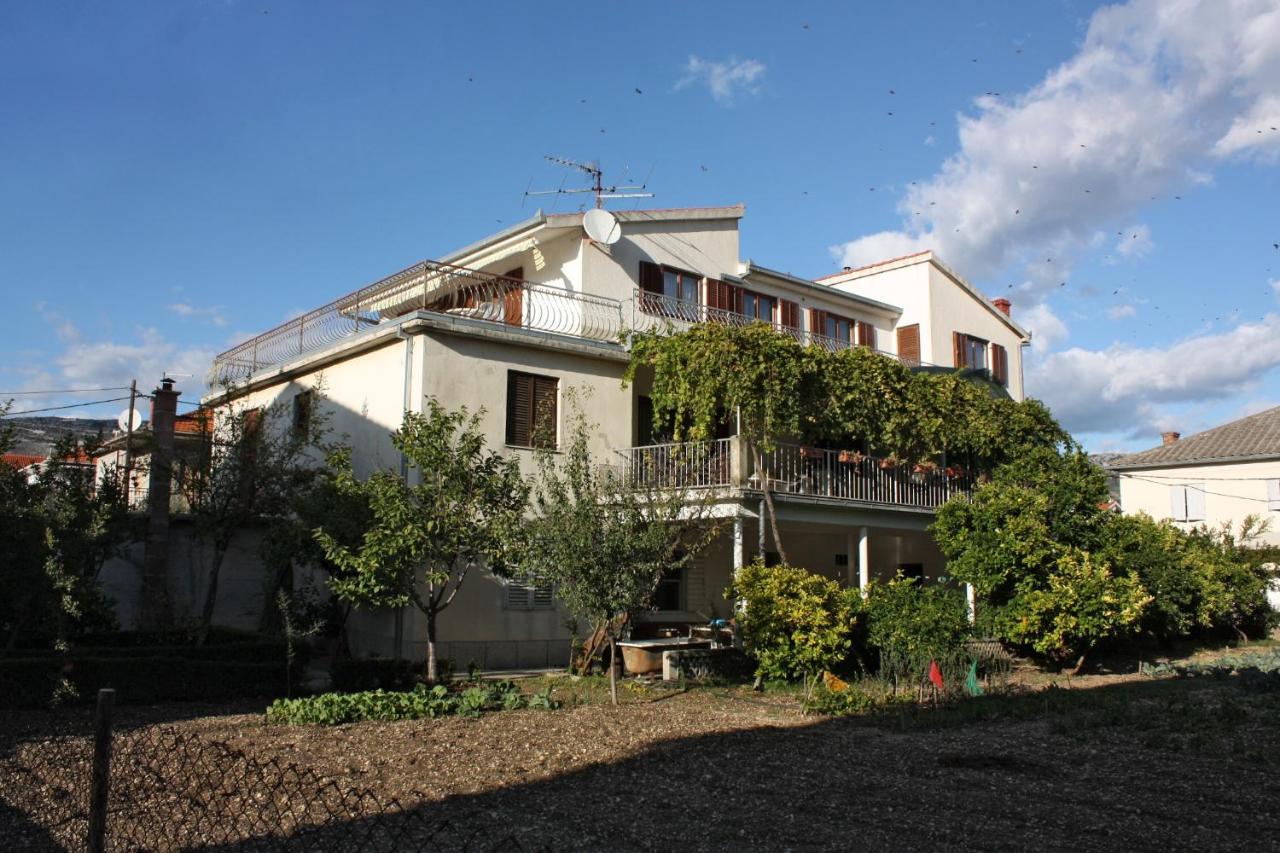 Apartments With A Parking Space Kastel Stafilic, Kastela - 5219 Esterno foto