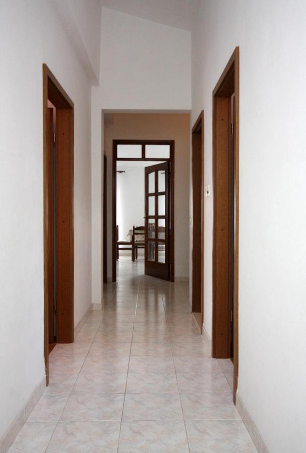 Apartments With A Parking Space Kastel Stafilic, Kastela - 5219 Esterno foto